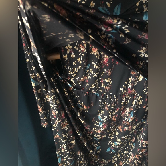 Floral Maternity Nursing Midi Dress - Picture 3 of 6